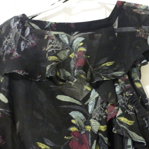 GUESS black floral print semi-sheer chiffon partial cold shoulder top - Picture 11 of 11